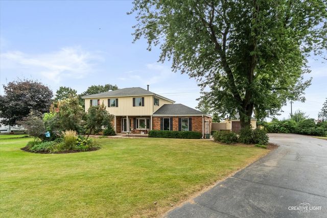 4S170 Hazelcrest Drive, Sugar Grove, IL 60554