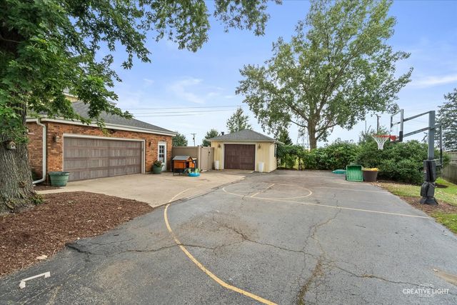 4S170 Hazelcrest Drive, Sugar Grove, IL 60554