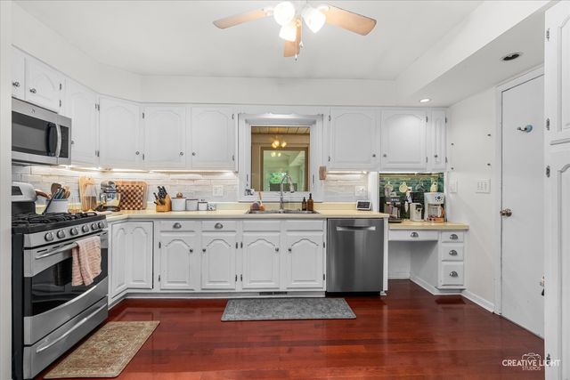 4S170 Hazelcrest Drive, Sugar Grove, IL 60554