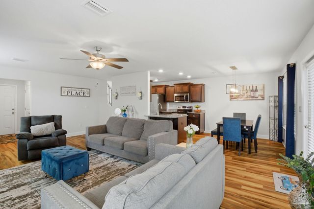 6609 Boatswaine Rd, Pensacola, FL 32526