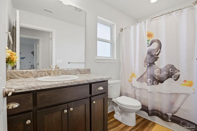 6609 Boatswaine Rd, Pensacola, FL 32526