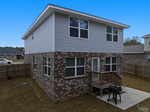 6609 Boatswaine Rd, Pensacola, FL 32526