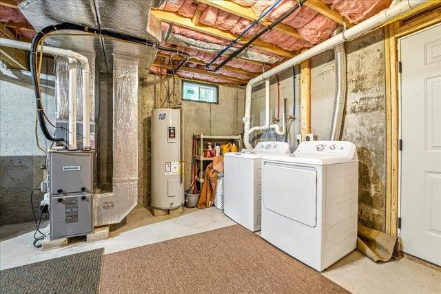 21 Crest Ave, Plymouth, MA 02360