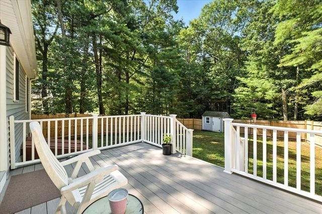21 Crest Ave, Plymouth, MA 02360