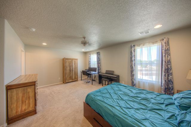 1810 Mulberry Court NE, Rio Rancho, NM 87144