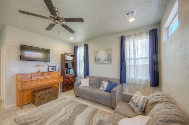 1810 Mulberry Court NE, Rio Rancho, NM 87144