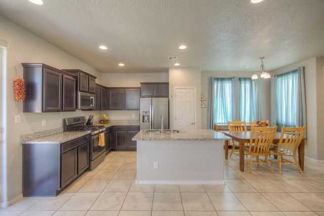 1810 Mulberry Court NE, Rio Rancho, NM 87144