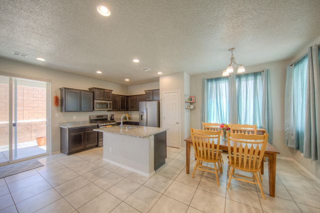 1810 Mulberry Court NE, Rio Rancho, NM 87144