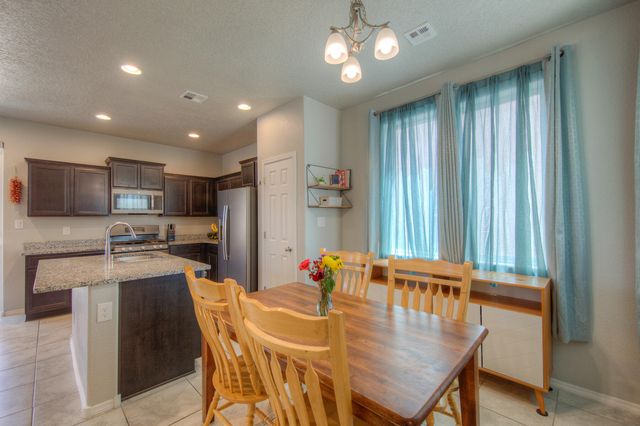 1810 Mulberry Court NE, Rio Rancho, NM 87144