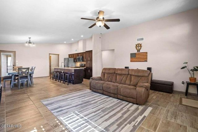 1917 TIM FOSTER Street, El Paso, TX 79938