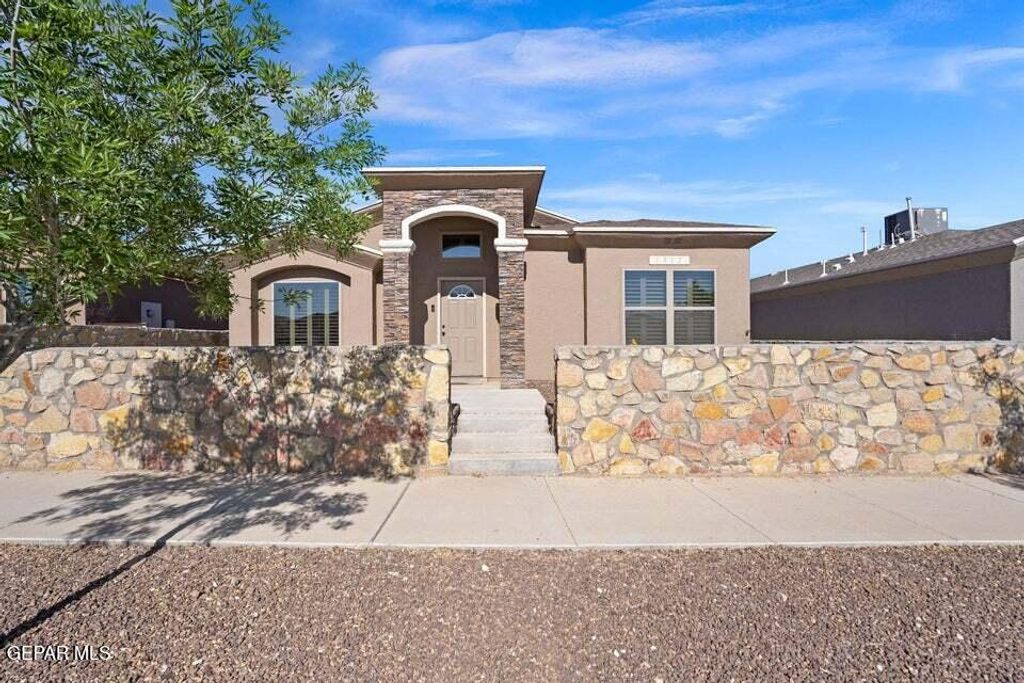 1917 TIM FOSTER Street, El Paso, TX 79938