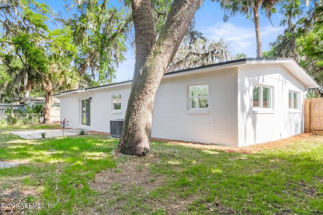 1115 SEBAGO Avenue S, Jacksonville, FL 32233