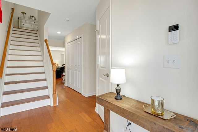 19 Gregg Ct, Newton Town, NJ 07860