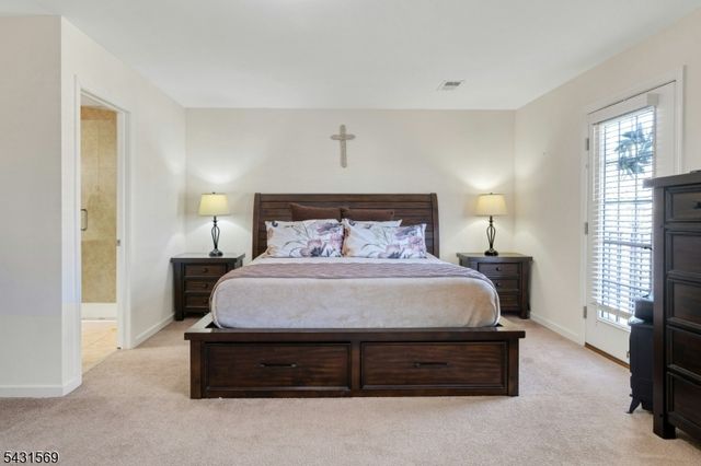 19 Gregg Ct, Newton Town, NJ 07860