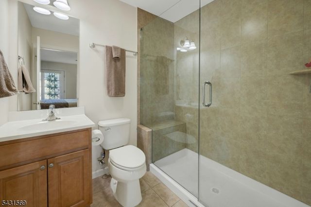 19 Gregg Ct, Newton Town, NJ 07860