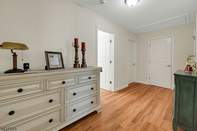 19 Gregg Ct, Newton Town, NJ 07860