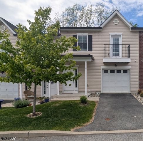 19 Gregg Ct, Newton Town, NJ 07860