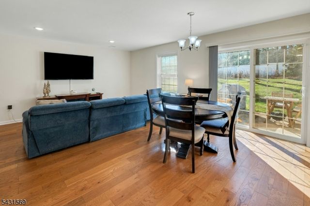 19 Gregg Ct, Newton Town, NJ 07860