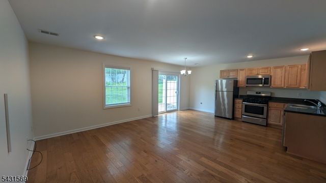 19 Gregg Ct, Newton Town, NJ 07860