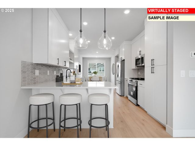 18620 Sw SOLITUDE St, Beaverton, OR 97007