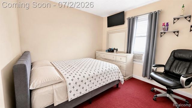2433 Zinow Street, Hamtramck, MI 48212