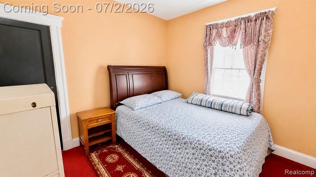2433 Zinow Street, Hamtramck, MI 48212