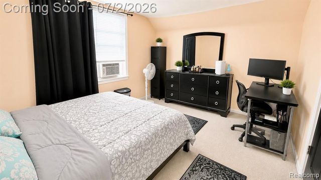 2433 Zinow Street, Hamtramck, MI 48212