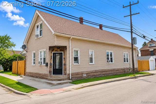 2433 Zinow Street, Hamtramck, MI 48212