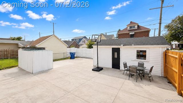 2433 Zinow Street, Hamtramck, MI 48212