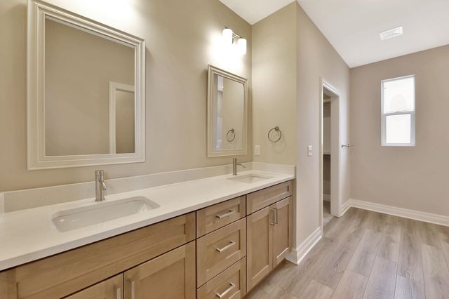 606 S Sweetwater Creek, Maize, KS 67101