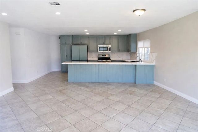 25444 Via Pacifica, Valencia, CA 91355
