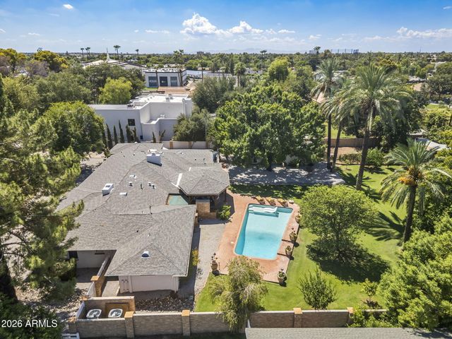 550 W BERRIDGE Lane, Phoenix, AZ 85013