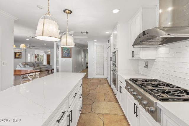 550 W BERRIDGE Lane, Phoenix, AZ 85013