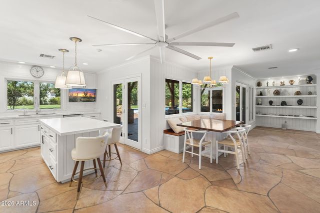 550 W BERRIDGE Lane, Phoenix, AZ 85013
