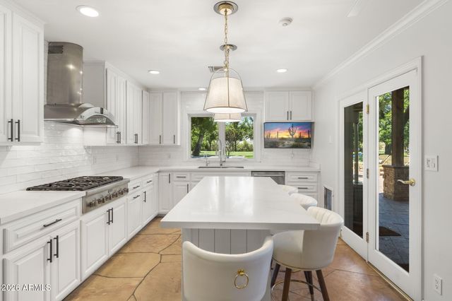 550 W BERRIDGE Lane, Phoenix, AZ 85013