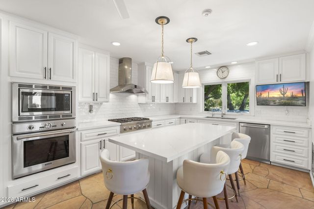 550 W BERRIDGE Lane, Phoenix, AZ 85013