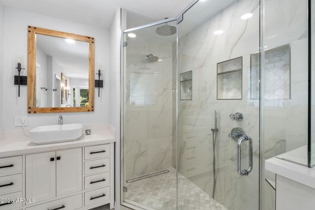 550 W BERRIDGE Lane, Phoenix, AZ 85013