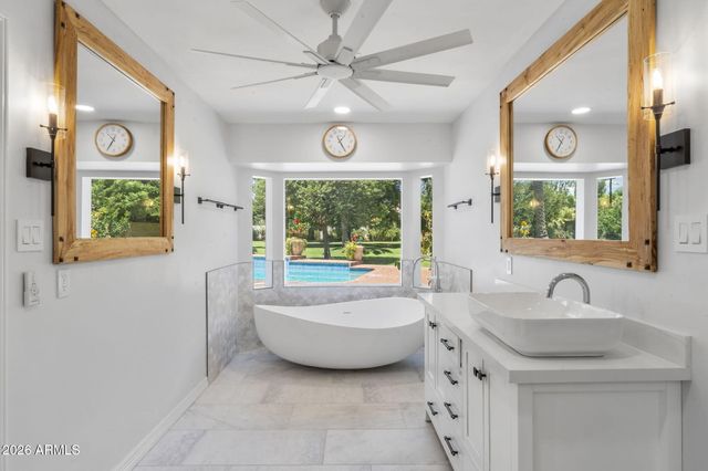 550 W BERRIDGE Lane, Phoenix, AZ 85013