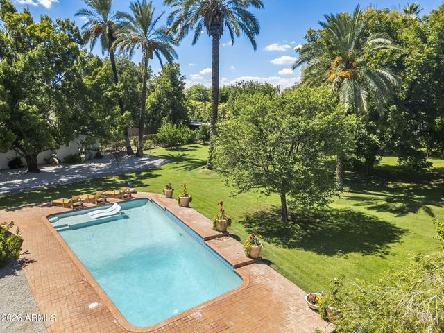 550 W BERRIDGE Lane, Phoenix, AZ 85013