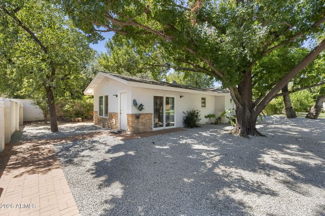 550 W BERRIDGE Lane, Phoenix, AZ 85013