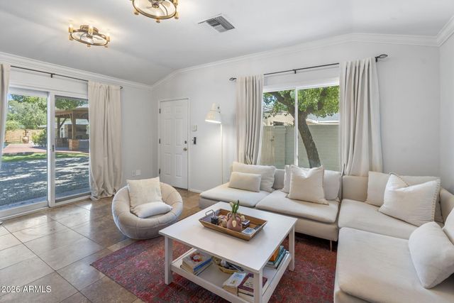 550 W BERRIDGE Lane, Phoenix, AZ 85013