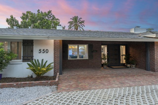 550 W BERRIDGE Lane, Phoenix, AZ 85013