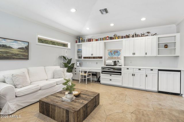 550 W BERRIDGE Lane, Phoenix, AZ 85013