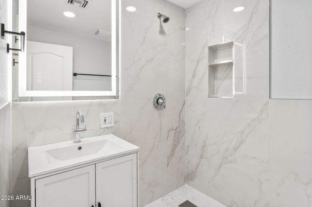 550 W BERRIDGE Lane, Phoenix, AZ 85013