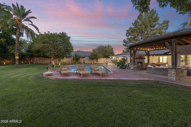 550 W BERRIDGE Lane, Phoenix, AZ 85013
