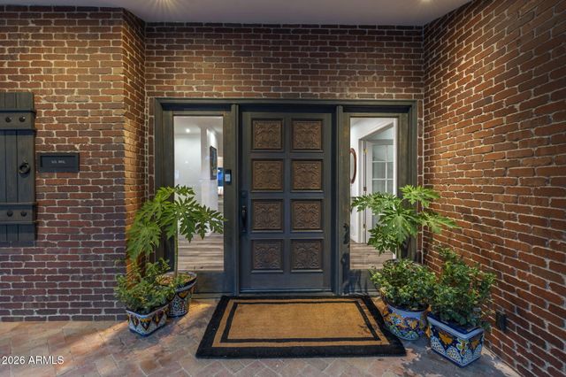 550 W BERRIDGE Lane, Phoenix, AZ 85013