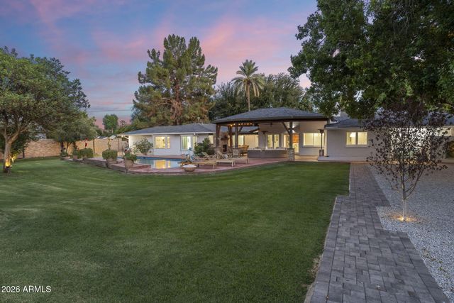 550 W BERRIDGE Lane, Phoenix, AZ 85013