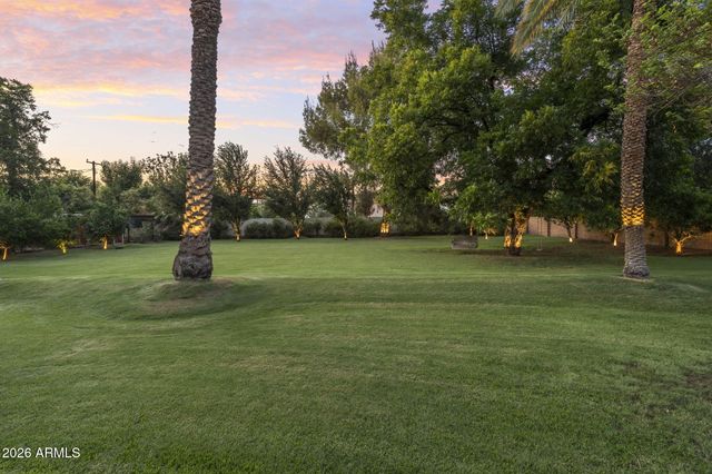 550 W BERRIDGE Lane, Phoenix, AZ 85013