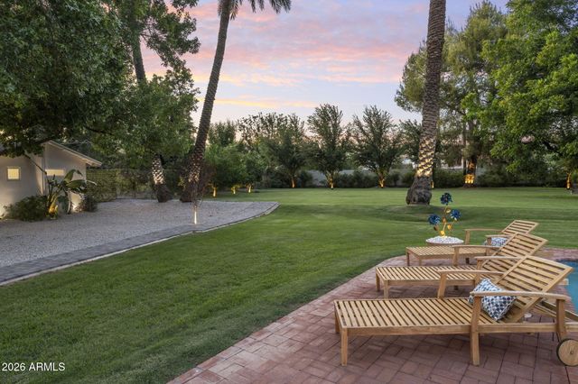 550 W BERRIDGE Lane, Phoenix, AZ 85013