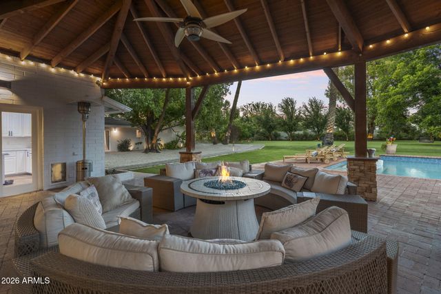 550 W BERRIDGE Lane, Phoenix, AZ 85013